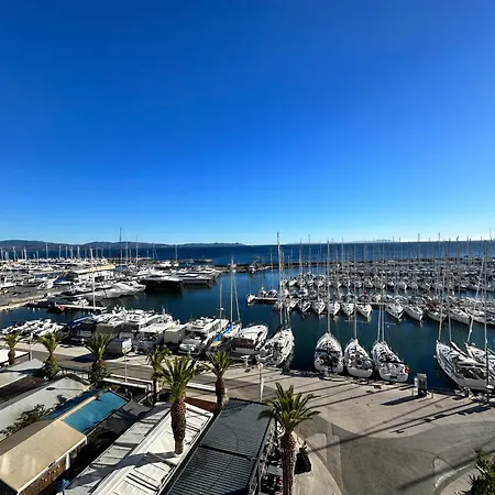 Hyeber Pour 2 Personnes Avec Vue Panoramique, Sur Le Port D'hyeres *