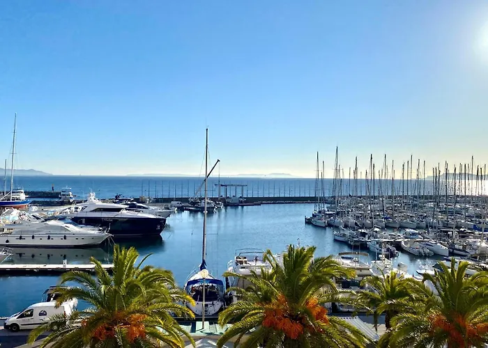 Hyeber Pour 2 Personnes Avec Vue Panoramique, Sur Le Port D'hyeres * Hyères
