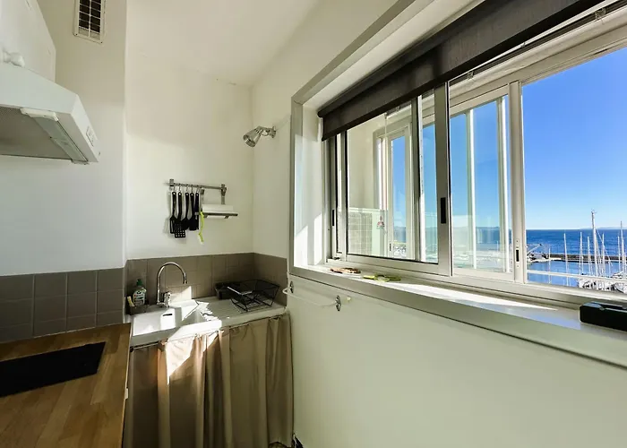 Lejlighed Hyeber Pour 2 Personnes Avec Vue Panoramique, Sur Le Port D'hyeres *