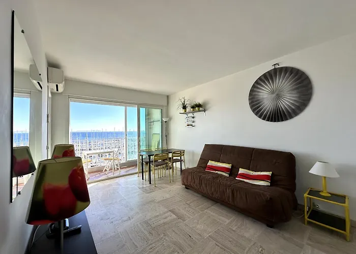 Hyeber Pour 2 Personnes Avec Vue Panoramique, Sur Le Port D'hyeres Lejlighed