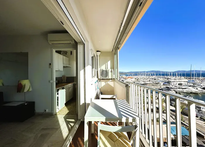 Hyeber Pour 2 Personnes Avec Vue Panoramique, Sur Le Port D'hyeres * Hyères