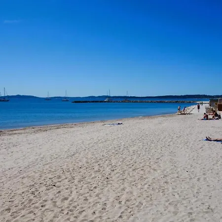 Hyeber Pour 2 Personnes Avec Vue Panoramique, Sur Le Port D'hyeres *